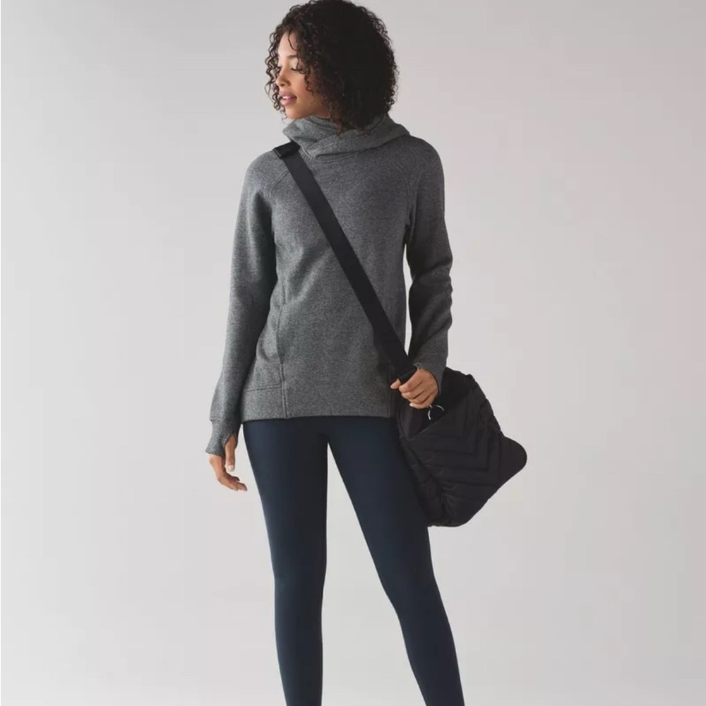 Lululemon Fleece Please pullover in Gray size: 6
